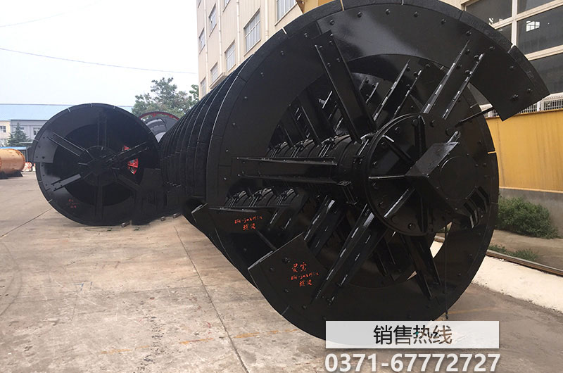 进博会“四叶草”展馆内人头攒动 中国市场前景不可限量
